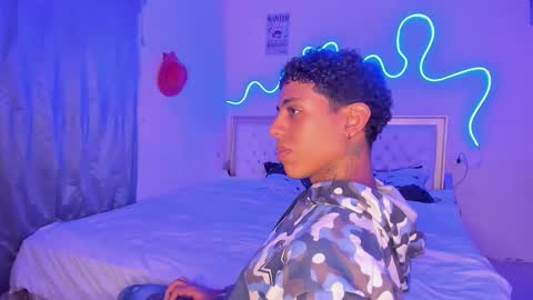 Snapshot of glader_guy chatting on 5, 10, 2025 only for you bby  online show from 5, 10, 2025