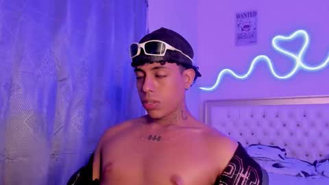 Snapshot of glader_guy chatting on 18, 10, 2025 only for you bby  online show from 18, 10, 2025