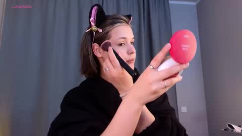 Snapshot of gladysacreman chatting on 12, 10, 2025 Michelle online show from 12, 10, 2025