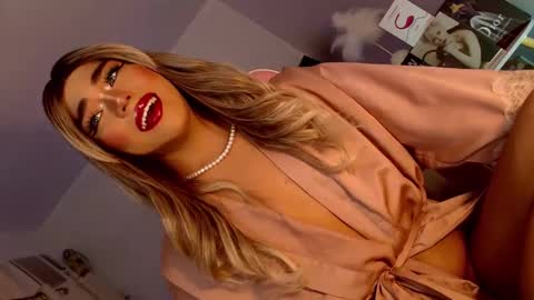 Snapshot of glamorous_aika chatting on 13, 2, 2025 glamorous_aika online show from 13, 2, 2025