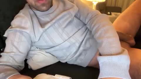 Snapshot of glamour_xo chatting on 22, 11, 2025 Glamour online show from 22, 11, 2025