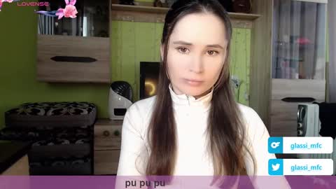 glassi online show from 10, 2, 2025