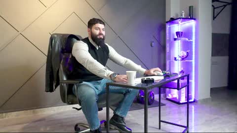 Matthew .. for short call me Matt online show from 15, 12, 2024