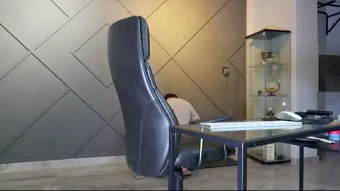 Matthew .. for short call me Matt online show from 18, 2, 2025