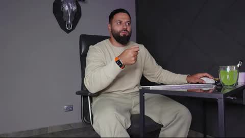 Matthew .. for short call me Matt online show from 20, 9, 2025