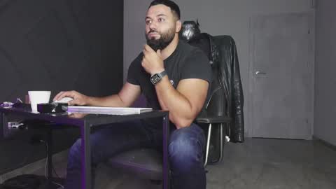 Matthew .. for short call me Matt online show from 4, 10, 2025