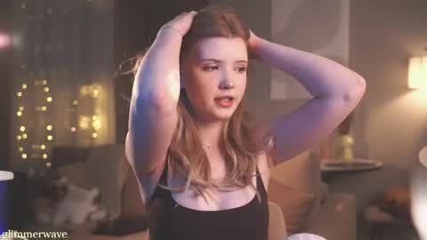 Snapshot of glimmerwave chatting on 15, 12, 2025 Gracia online show from 15, 12, 2025