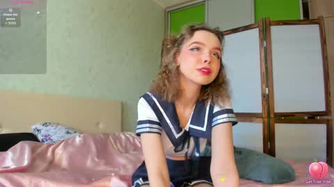 Snapshot of glitchy_doll chatting on 24, 4, 2026 Sara online show from 24, 4, 2026