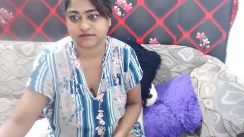 glitter candy online show from 8, 3, 2025