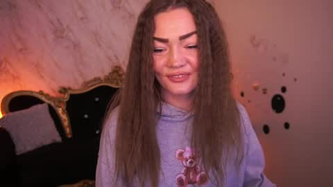 glow_kitten online show from 2, 4, 2026