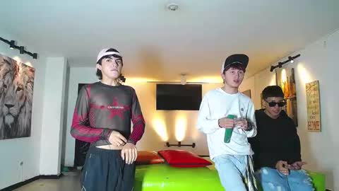 THOMAS AND DAMIAND online show from 19, 12, 2025