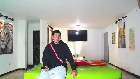 THOMAS AND DAMIAND online show from 18, 1, 2026