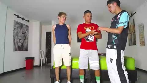 Snapshot of gnecos chatting on 8, 3, 2026 THOMAS AND DAMIAND online show from 8, 3, 2026