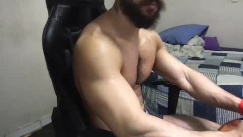 Snapshot of god_hunkules chatting on 2, 1, 2025 god hunkules online show from 2, 1, 2025