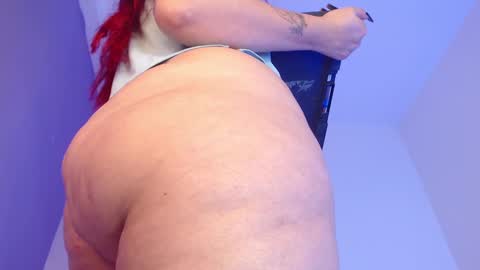 Snapshot of goddess_allison chatting on 6, 2, 2025 goddess_allison online show from 6, 2, 2025