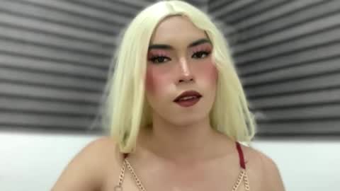 Snapshot of goddess_april17 chatting on 28, 4, 2026 Kenth online show from 28, 4, 2026