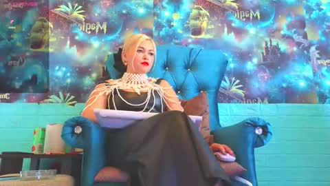 Snapshot of goddess_isabella11 chatting on 12, 10, 2025 Mrs. Isabella online show from 12, 10, 2025