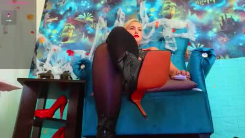 Snapshot of goddess_isabella11 chatting on 18, 10, 2025 Mrs. Isabella online show from 18, 10, 2025