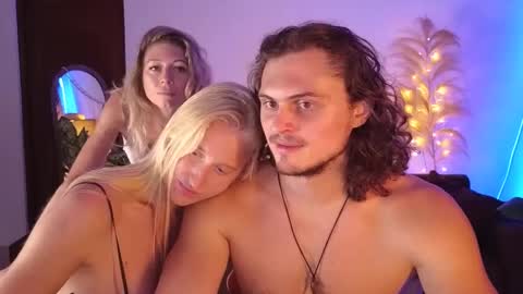 Snapshot of goddess_marylin chatting on 22, 1, 2025   330 UTC2 girls   online show from 22, 1, 2025