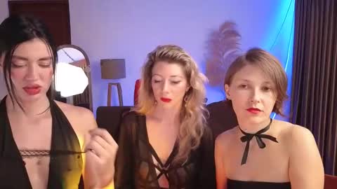 Snapshot of goddess_marylin chatting on 2, 2, 2025   330 UTC2 girls   online show from 2, 2, 2025