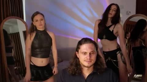 Snapshot of goddess_marylin chatting on 14, 3, 2026 330 UTC2 girls online show from 14, 3, 2026