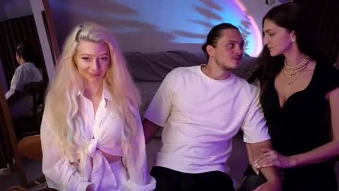 Snapshot of goddess_marylin chatting on 21, 3, 2026 330 UTC2 girls online show from 21, 3, 2026