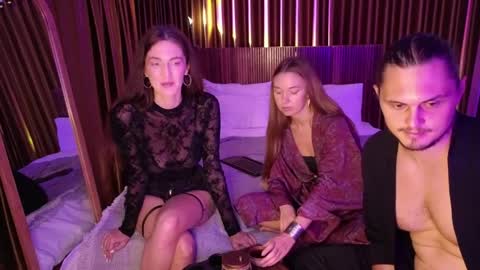 Snapshot of goddess_marylin chatting on 29, 3, 2026 330 UTC2 girls online show from 29, 3, 2026