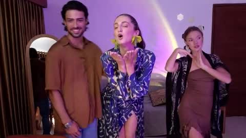 Snapshot of goddess_marylin chatting on 31, 3, 2026 330 UTC2 girls online show from 31, 3, 2026