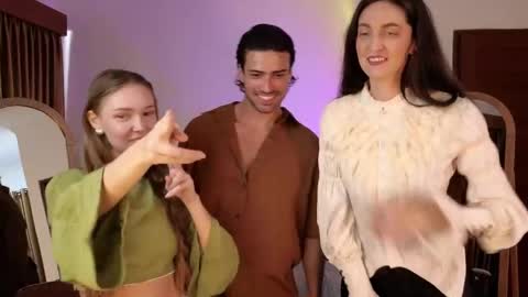 Snapshot of goddess_marylin chatting on 12, 4, 2026 330 UTC2 girls online show from 12, 4, 2026