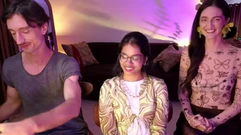 Snapshot of goddess_marylin chatting on 16, 4, 2026 330 UTC2 girls online show from 16, 4, 2026