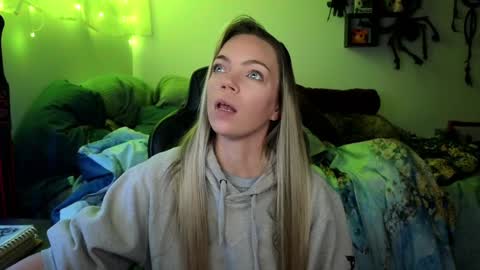 Snapshot of goddess_of_mars chatting on 2, 1, 2025 Patricia Mars Goddess of Mars twitter thegoddessmindy online show from 2, 1, 2025