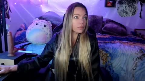 Snapshot of goddess_of_mars chatting on 11, 3, 2025 Patricia Mars Goddess of Mars twitter thegoddessmindy online show from 11, 3, 2025