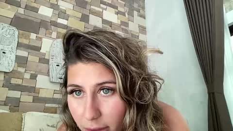 Snapshot of goddessdove chatting on 8, 10, 2025 GoddessDove online show from 8, 10, 2025