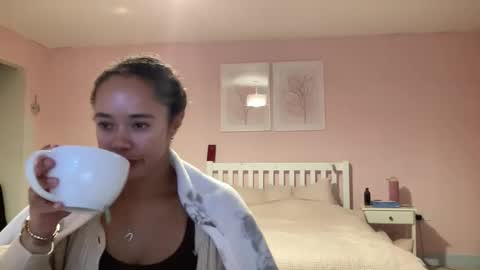 Snapshot of goddesselxo chatting on 15, 5, 2026 Goddess L online show from 15, 5, 2026
