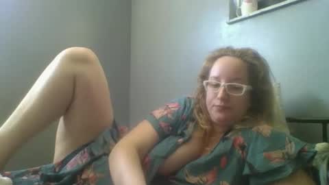 Snapshot of goddessmilfcrysyal chatting on 11, 3, 2025 Crystal online show from 11, 3, 2025