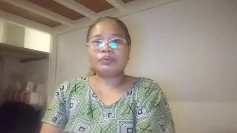 Snapshot of goddessmomx chatting on 21, 7, 2026 lindsay online show from 21, 7, 2026