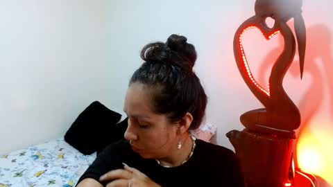 Snapshot of goddessnahi chatting on 23, 12, 2024 Naih Reyes online show from 23, 12, 2024