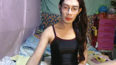 Snapshot of goddesssonyaxxx chatting on 2, 1, 2025 KENNY DOLL online show from 2, 1, 2025