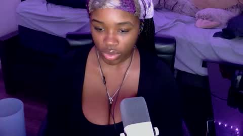 Snapshot of goddessssbrii chatting on 7, 10, 2025 Goddess Bri online show from 7, 10, 2025