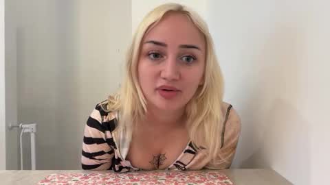 Snapshot of goddesstrina4 chatting on 24, 4, 2026 goddesstrina4 online show from 24, 4, 2026