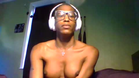 Snapshot of goddexx_kii chatting on 1, 5, 2026 goddexx_kii online show from 1, 5, 2026