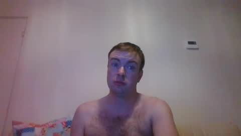 Snapshot of gogo12104 chatting on 7, 1, 2025 jme online show from 7, 1, 2025