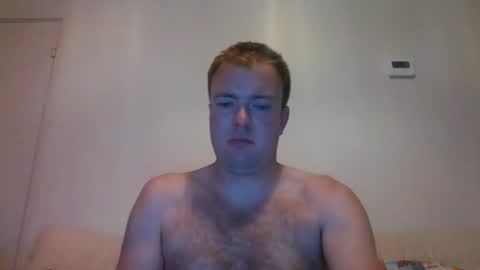 Snapshot of gogo12104 chatting on 15, 9, 2025 jme online show from 15, 9, 2025