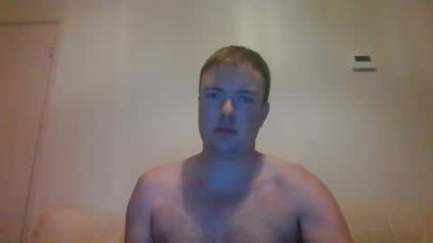 Snapshot of gogo12104 chatting on 18, 11, 2025 jme online show from 18, 11, 2025