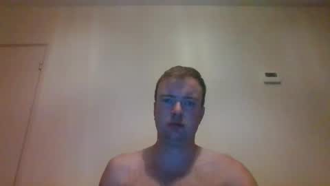 Snapshot of gogo12104 chatting on 19, 11, 2025 jme online show from 19, 11, 2025