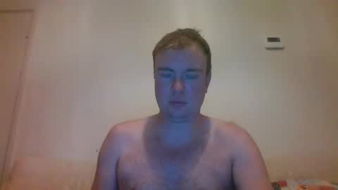 Snapshot of gogo12104 chatting on 26, 11, 2025 jme online show from 26, 11, 2025