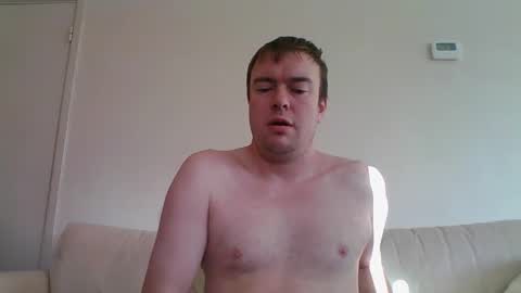 Snapshot of gogo12104 chatting on 20, 12, 2025 jme online show from 20, 12, 2025