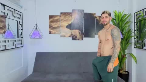 Snapshot of golden_boys_ggh chatting on 15, 9, 2025 golden_boys_ggh online show from 15, 9, 2025