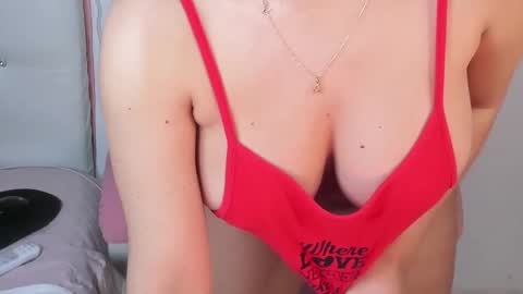 Snapshot of golden_issy chatting on 9, 1, 2026 golden_issy online show from 9, 1, 2026