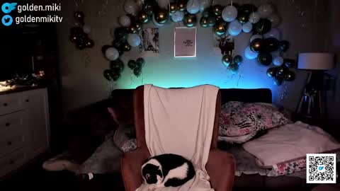 Snapshot of golden_miki chatting on 5, 1, 2025 Shy in the streets but a freak in the sheets online show from 5, 1, 2025